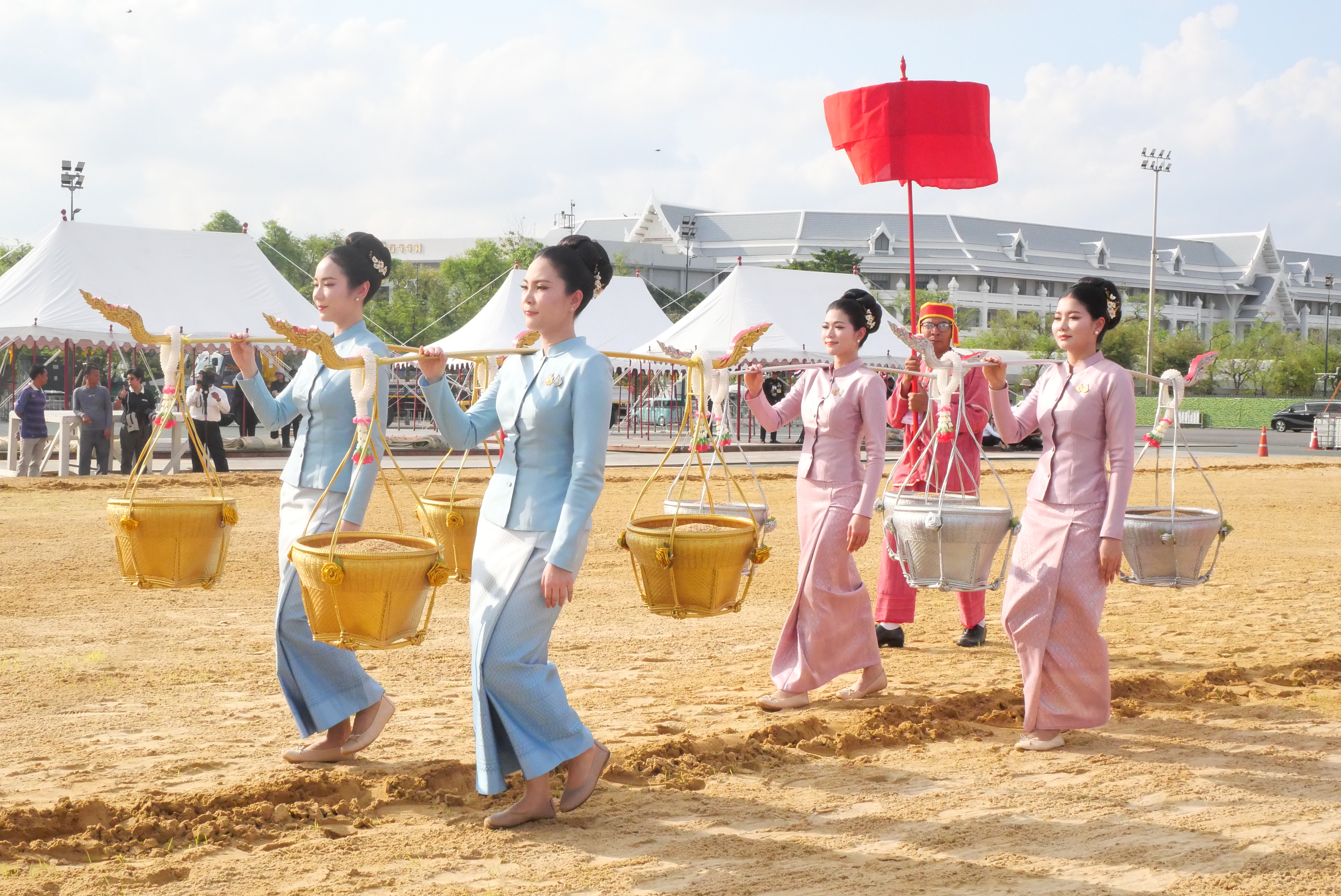 title - ส.ป.ก. ร่วมซ้อมใหญ่ ครั้งที่ 2 พระราชพิธีพืชมงคลจรดพระนังคัลแรกนาขวัญ ประจำปีพุทธศักราช 2569